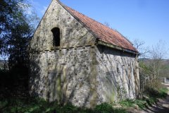 We build and renovate with local stone and traditional techniques at Fyfett